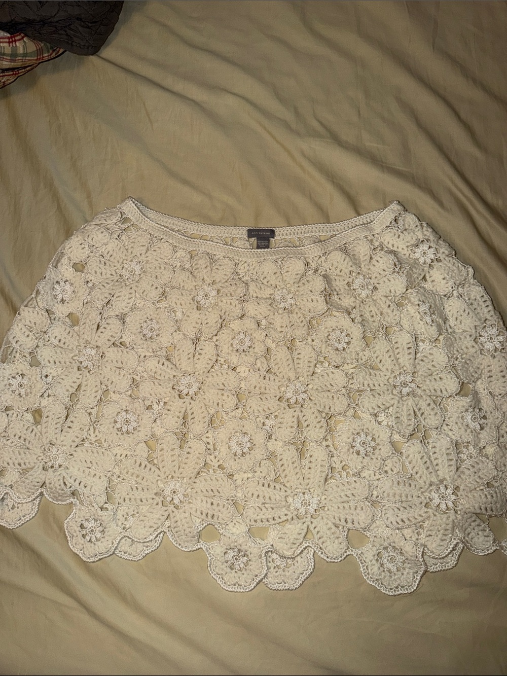Ann Taylor Cream Crochet Floral shawl